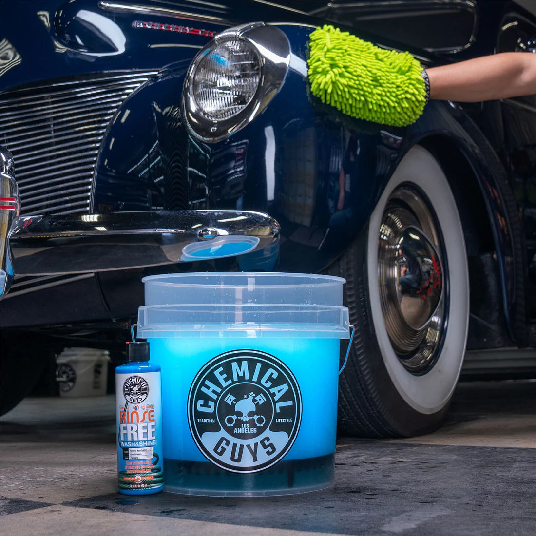 Chemical Guys Heavy Duty Ultra Clear Detailing Bucket - w/CG Logo (4.5 Gal)