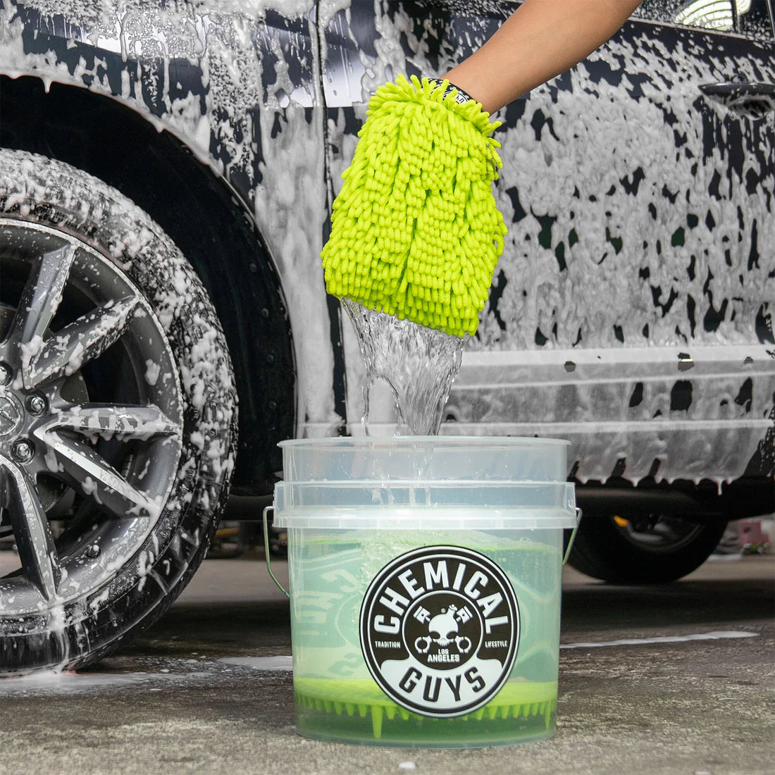 Chemical Guys Heavy Duty Ultra Clear Detailing Bucket - w/CG Logo (4.5 Gal)