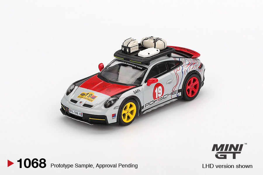Mini GT Porsche 911 Dakar Uncle Rally LHD (Blister Packaging) 1:64 - MGT01068-BL