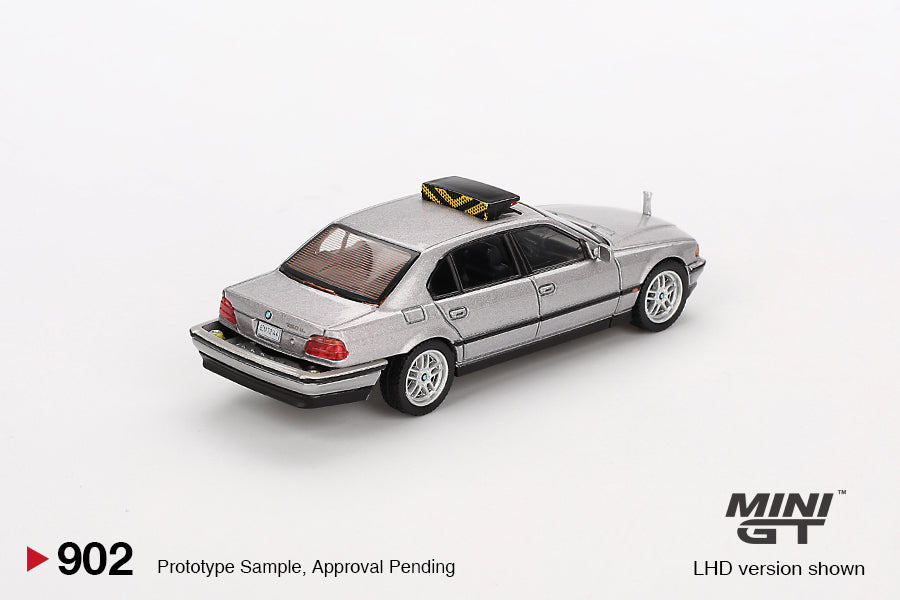 Mini GT BMW 750iL Tomorrow Never Dies LHD (English Blister Packaging) 1:64 - MGT00902-007E