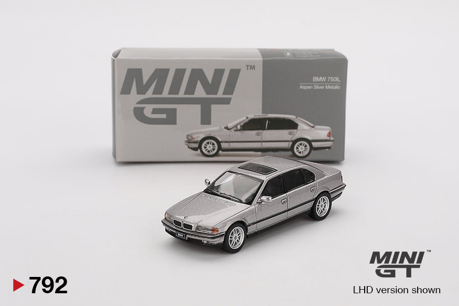 Mini GT BMW 750iL Aspen Silver Metallic RHD 1:64 - MGT00792-R