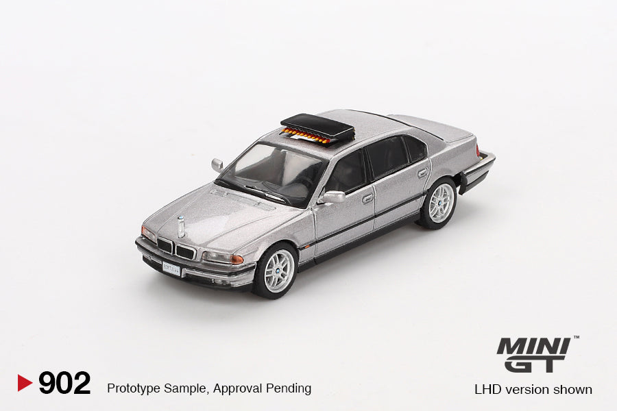 Mini GT BMW 750iL Tomorrow Never Dies LHD (English Blister Packaging) 1:64 - MGT00902-007E