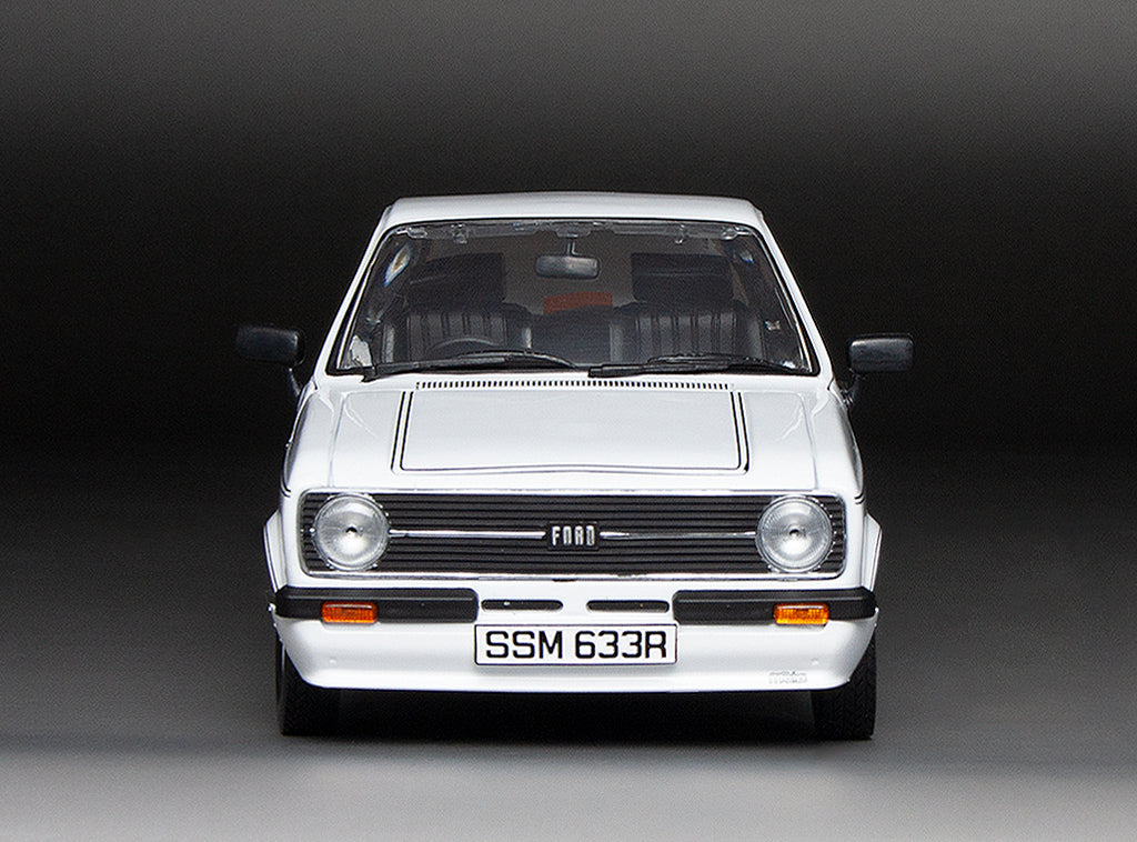 Sun Star Ford Escort MKII RS Mexico Diamond White 1976 RHD – 1:18 - 4633R - New 2024