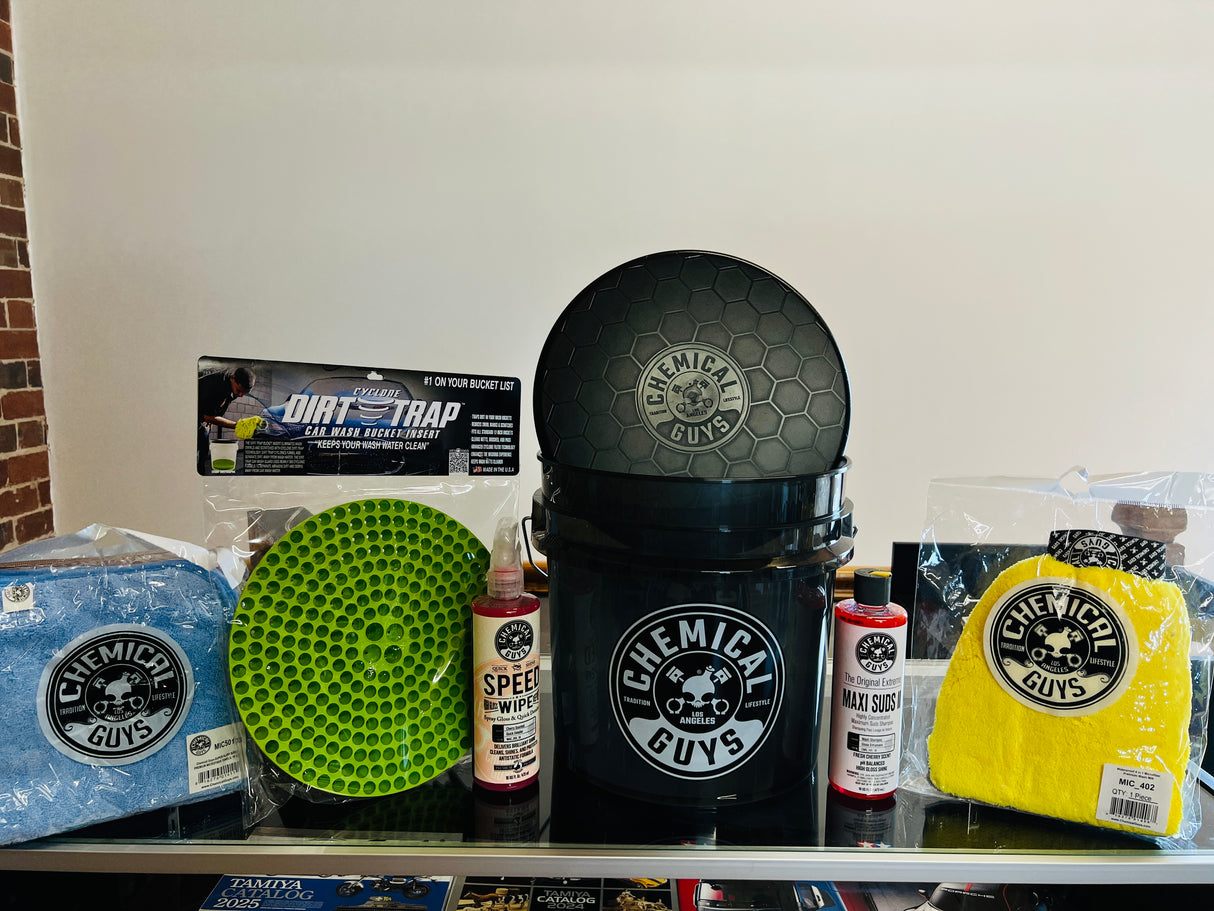 Chemical Guys Heavy Duty Detailing Bucket Kit