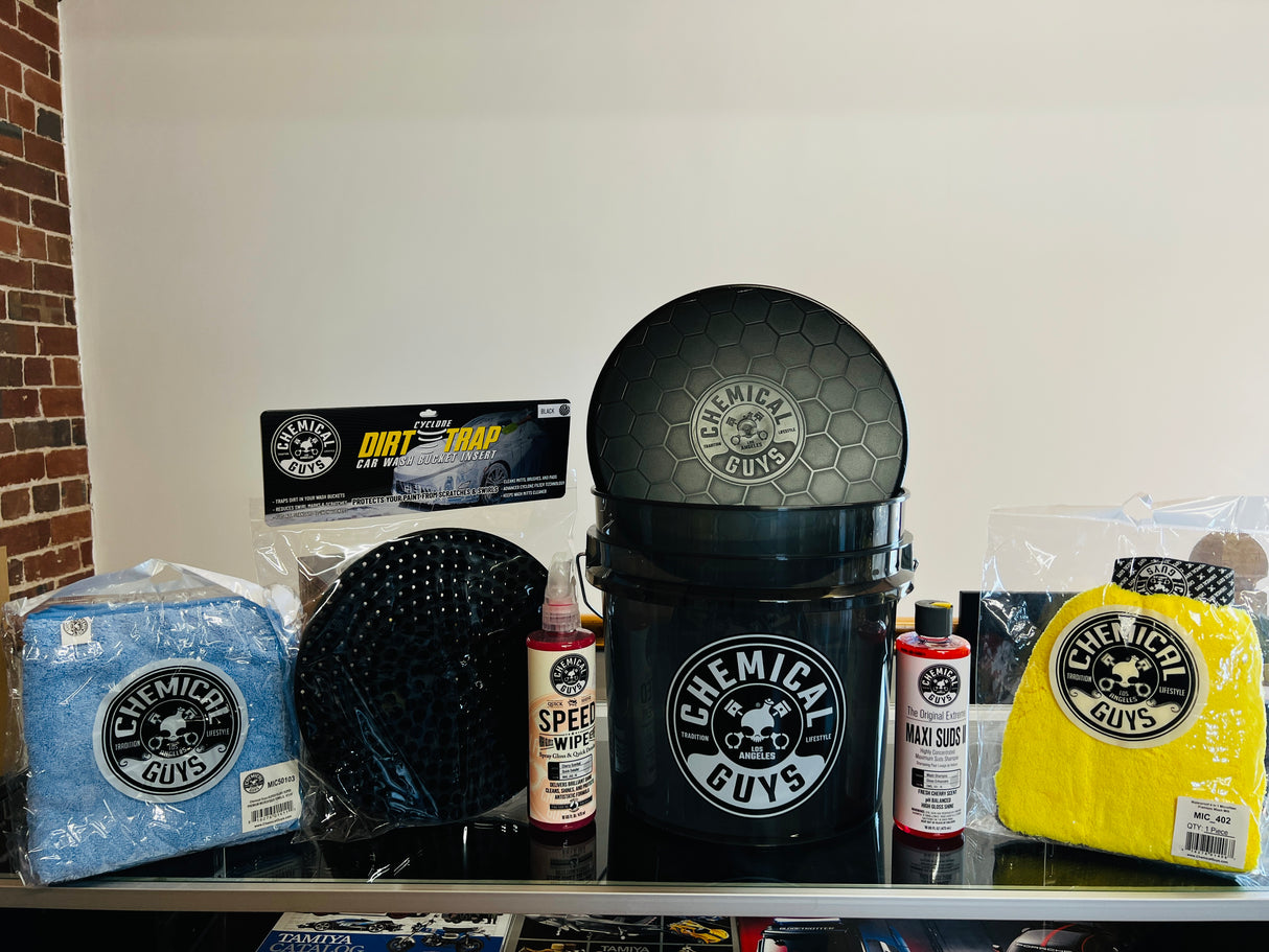Chemical Guys Heavy Duty Detailing Bucket Kit