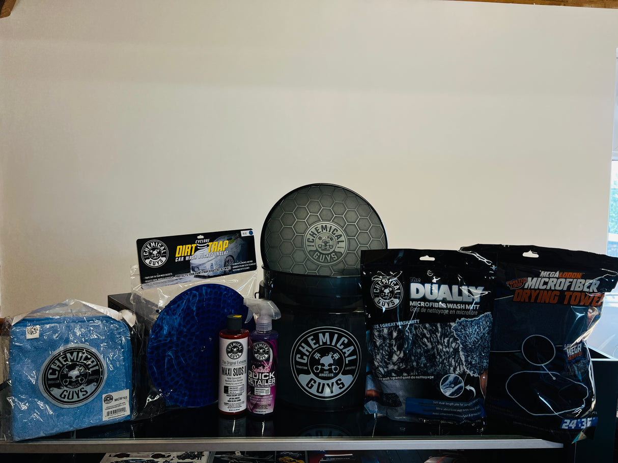 Chemical Guys Premium Plus Detailing Bucket Kit