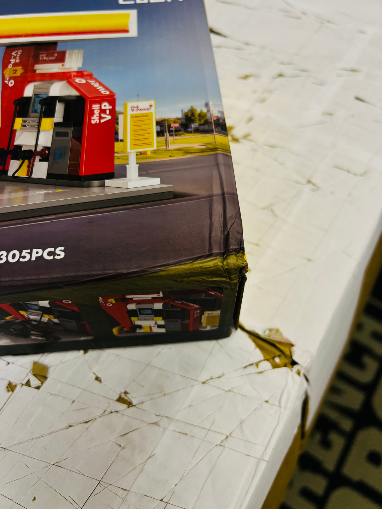 CaDA Shell Retail Station - Gas Pumps - 305 Pieces Brick Model Kit C66028W