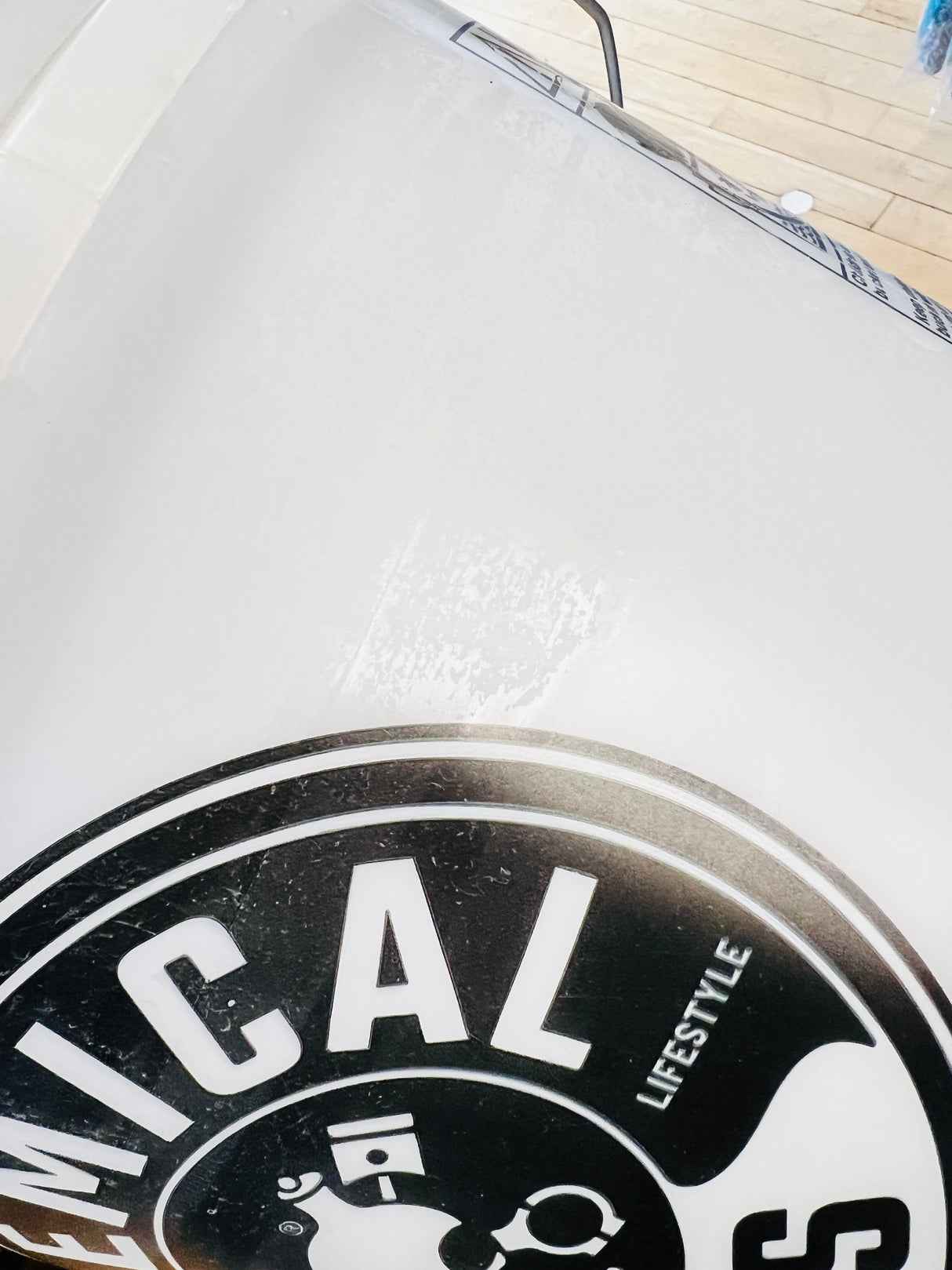 Chemical Guys Classic White Detailing Bucket with Cosmetic Defects (4.5 Gal)