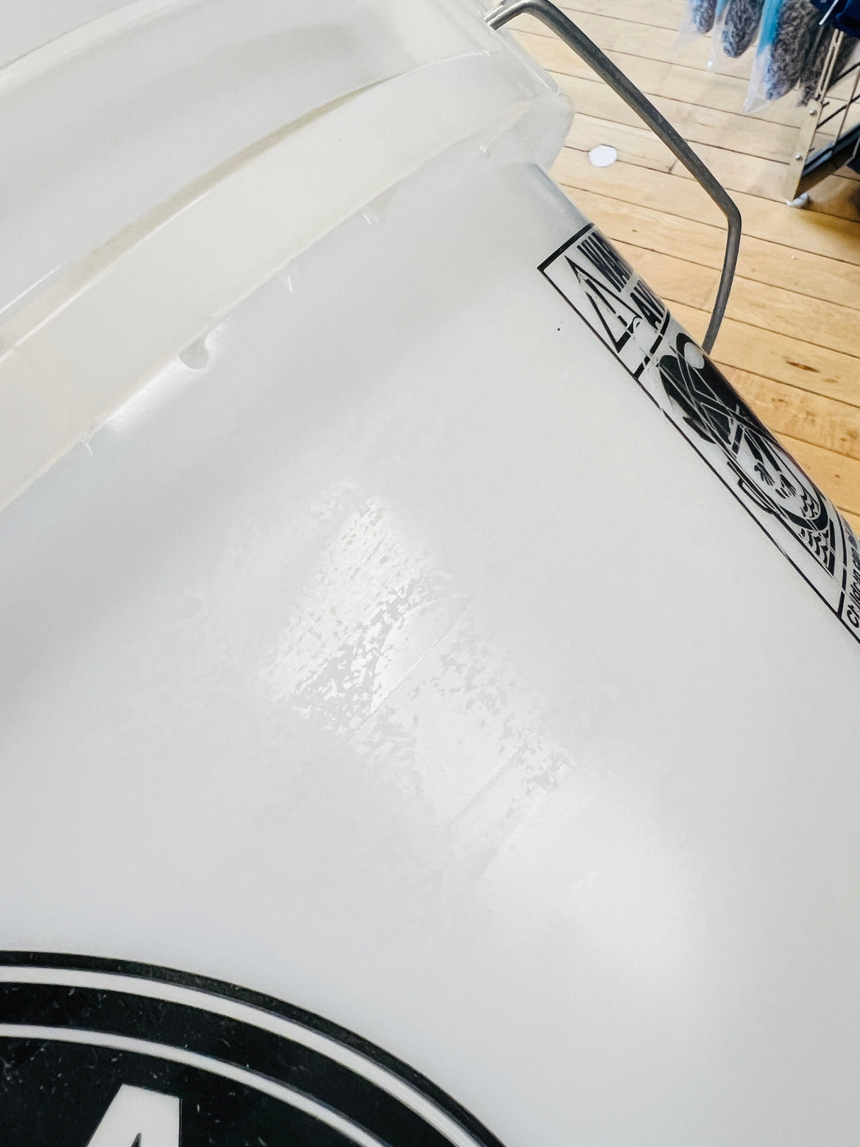 Chemical Guys Classic White Detailing Bucket with Cosmetic Defects (4.5 Gal)