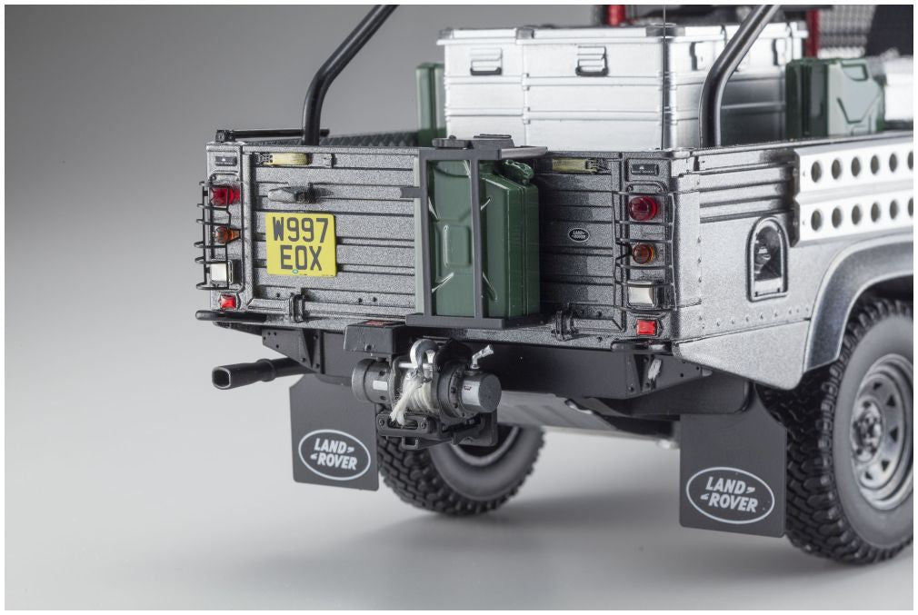 Kyosho Land Rover Defender 2001 Tomb Raider Edition 1:18 Scale Resin KSR08903TR