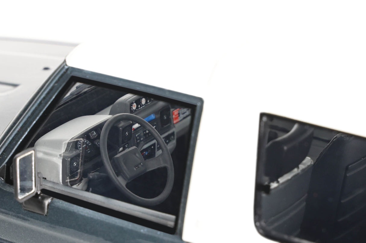 Otto Mobile Toyota Land Cruiser LJ73 Grey 1987 1:18 - OT437