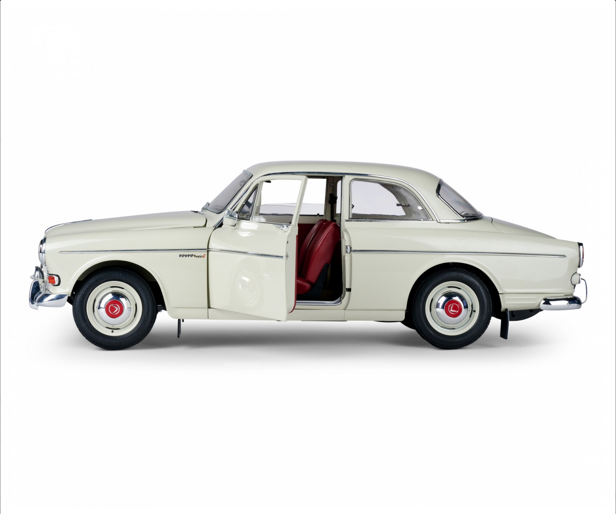 IXO Collections Volvo 122S 1:8 Scale Metal and Plastic Full Kit IXC.VOL.FK