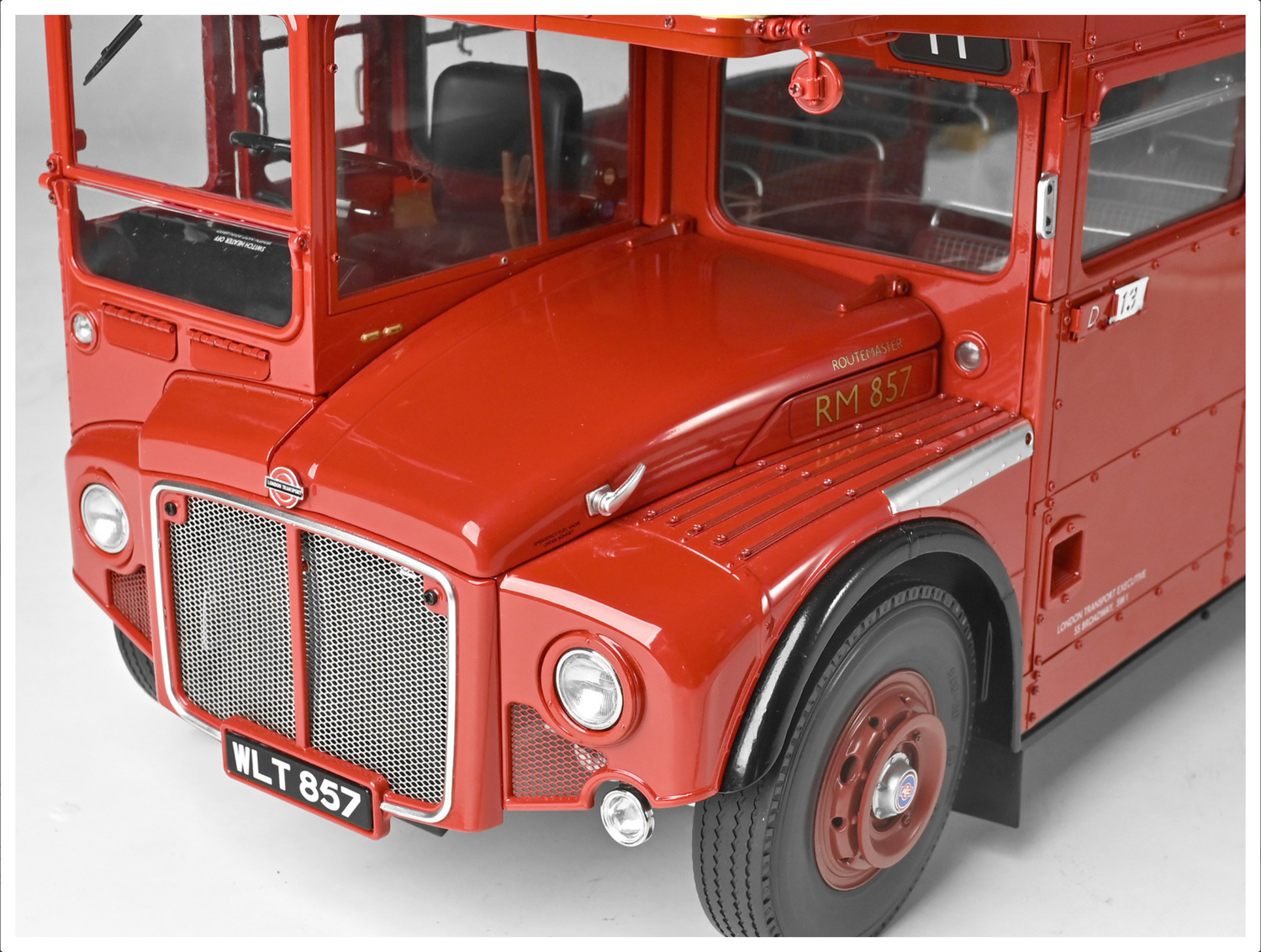 IXO Collections Routemaster Bus 1961 1:12 Scale Metal and Plastic Full Kit 1247 parts IXC.RTM.FK