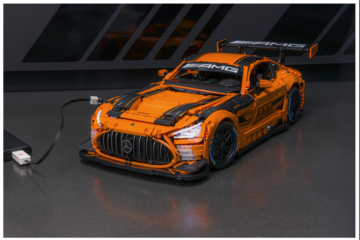 CaDA Master Mercedes-AMG GT3 1:8 5466 Pieces Brick Model Kit C64008W