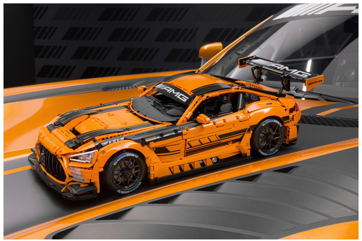CaDA Mercedes-AMG GT3 1:8 5466 Pieces Brick Model Kit C64008W