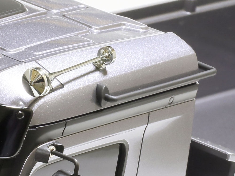 Top view showing horn detail