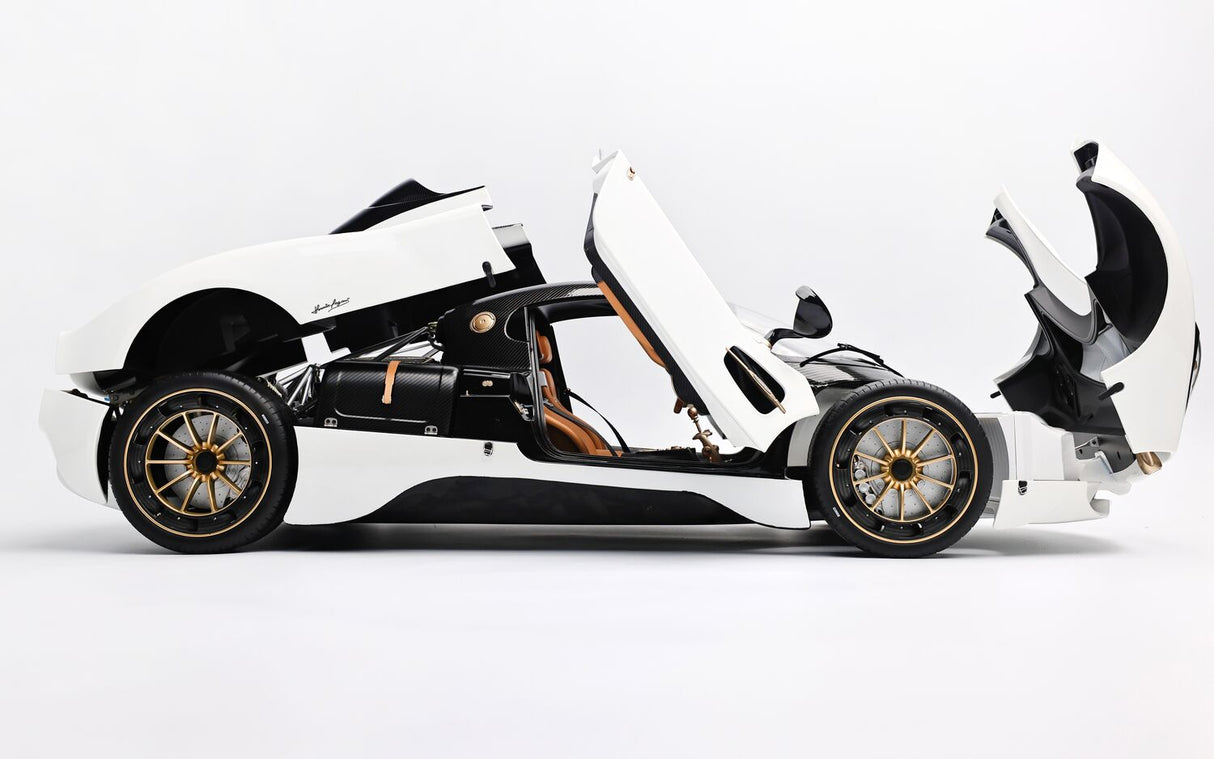 Pocher Pagani Utopia Coupé - Bianco Perla - 1:8 Scale Assembly Kit - HK123