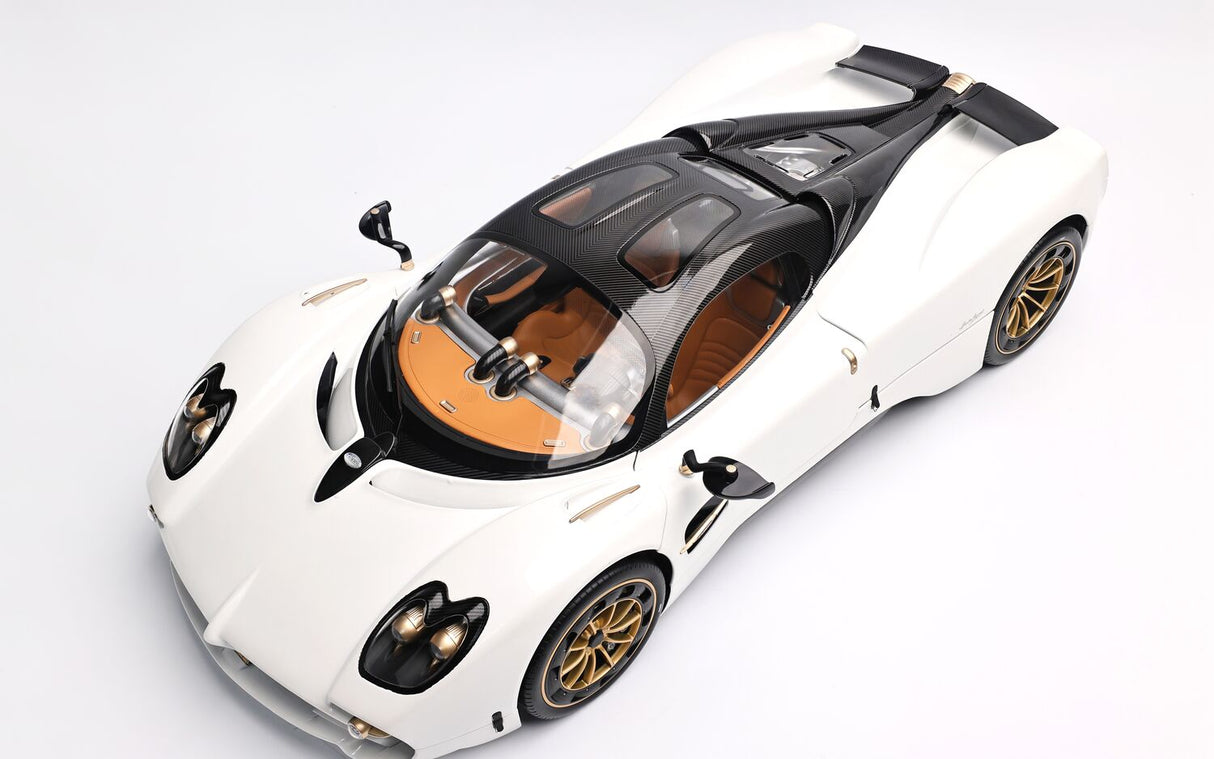 Pocher Pagani Utopia Coupé - Bianco Perla - 1:8 Scale Assembly Kit - HK123