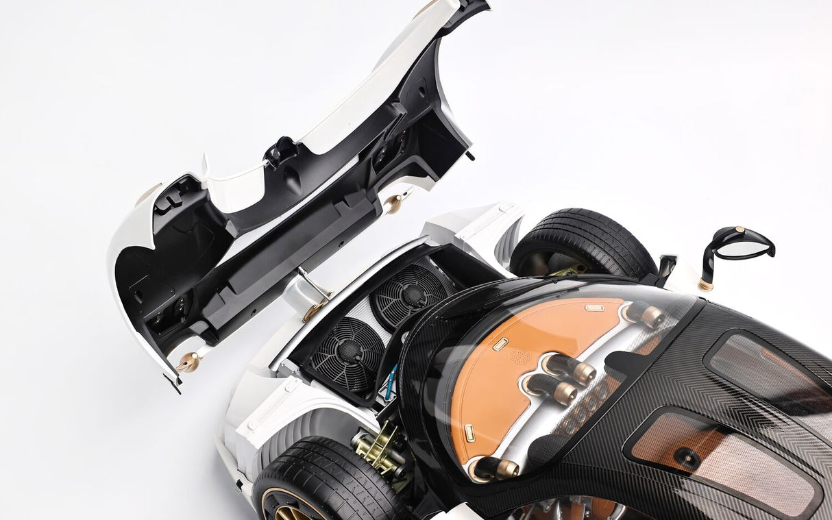 Pocher Pagani Utopia Coupé - Bianco Perla - 1:8 Scale Assembly Kit - HK123