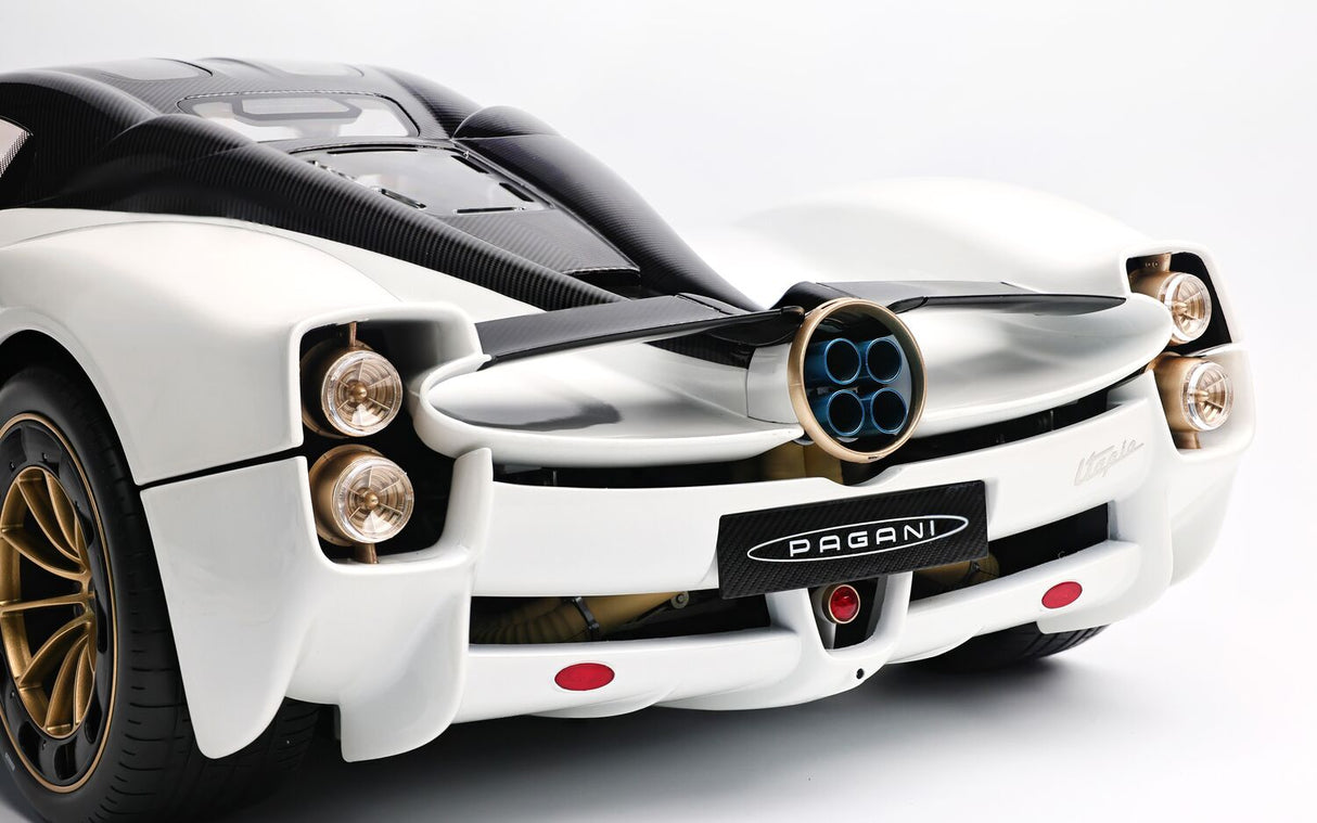 Pocher Pagani Utopia Coupé - Bianco Perla - 1:8 Scale Assembly Kit - HK123
