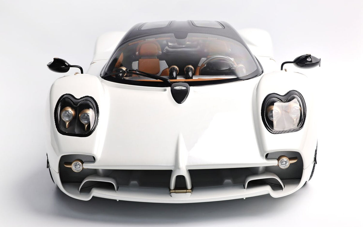 Pocher Pagani Utopia Coupé - Bianco Perla - 1:8 Scale Assembly Kit - HK123