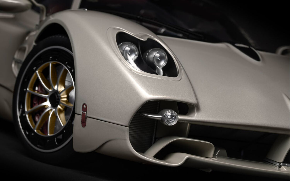 Pocher Pagani Utopia Coupé, Display Case & Instruction Manual Bundle - BUNDLEP04