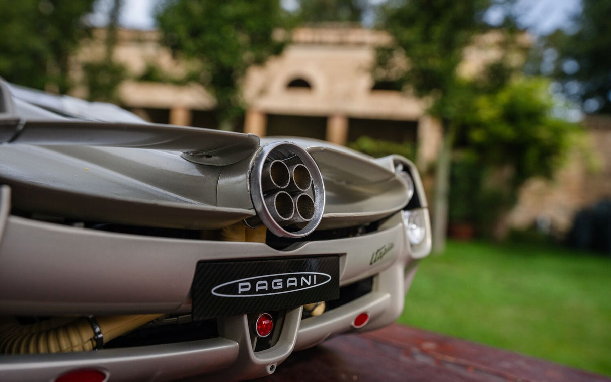 Pocher Pagani Utopia Coupé, Display Case & Instruction Manual Bundle - BUNDLEP04