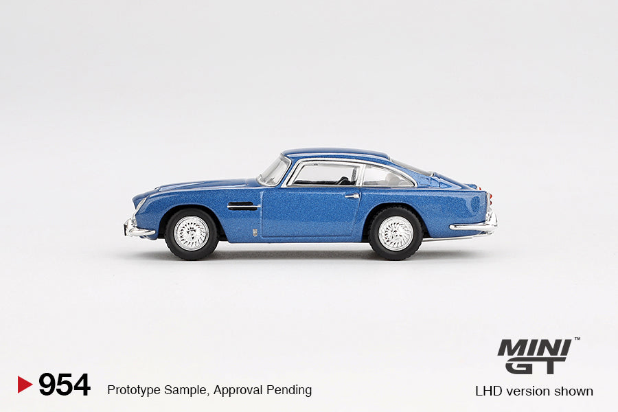 Mini GT Aston Martin DB5 Sierra Blue RHD 1:64 - MGT00954-R