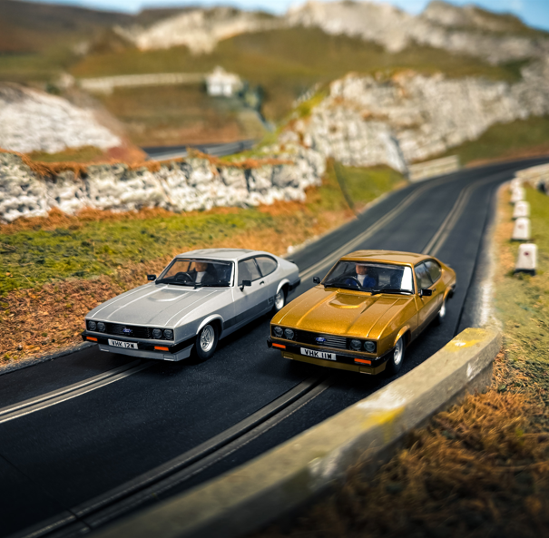 Scalextric The Professionals - Ford Capri MKIII Twin Car Pack - C4642