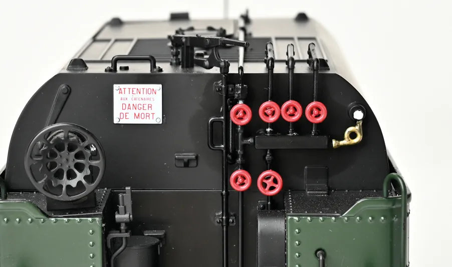 IXO Collections 141-R Steam Locomotive 1:32 Scale Metal and Plastic Full Kit IXC.141.FK