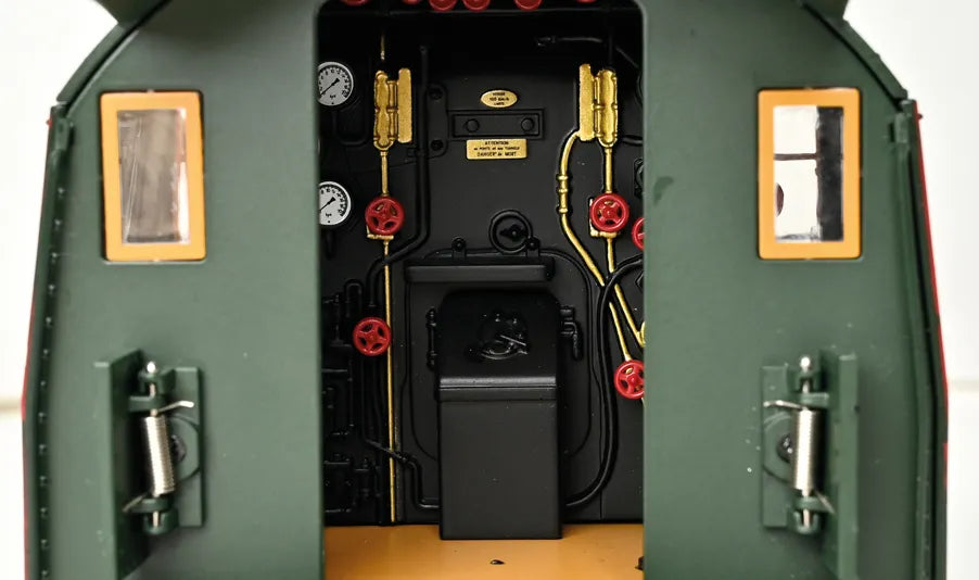 IXO Collections 141-R Steam Locomotive 1:32 Scale Metal and Plastic Full Kit IXC.141.FK