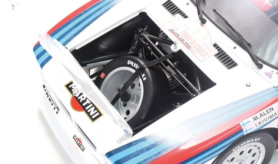 IXO Collections Lancia 037 1:8 Scale Metal and Plastic Full Kit IXC.LAN.FK