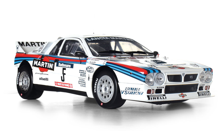 IXO Collections Lancia 037 1:8 Scale Metal and Plastic Full Kit IXC.LAN.FK