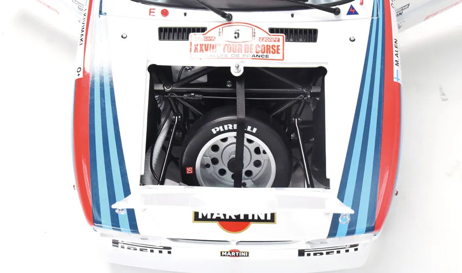 IXO Collections Lancia 037 1:8 Scale Metal and Plastic Full Kit IXC.LAN.FK