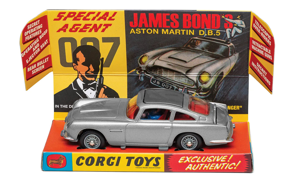 Corgi Classics set Batmobile 267, James Bond DB5 & Stingray - 3 collectible vehicles