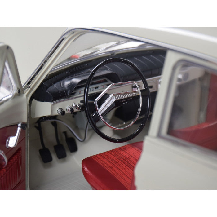 IXO Collections Volvo 122S 1:8 Scale Metal and Plastic Full Kit IXC.VOL.FK