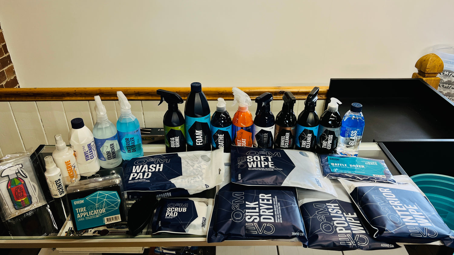 Ceramic Detailer + Black Night Scent + Tyre App Lge