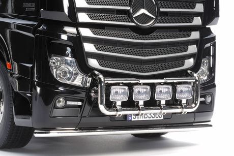 Front grille & lights view
