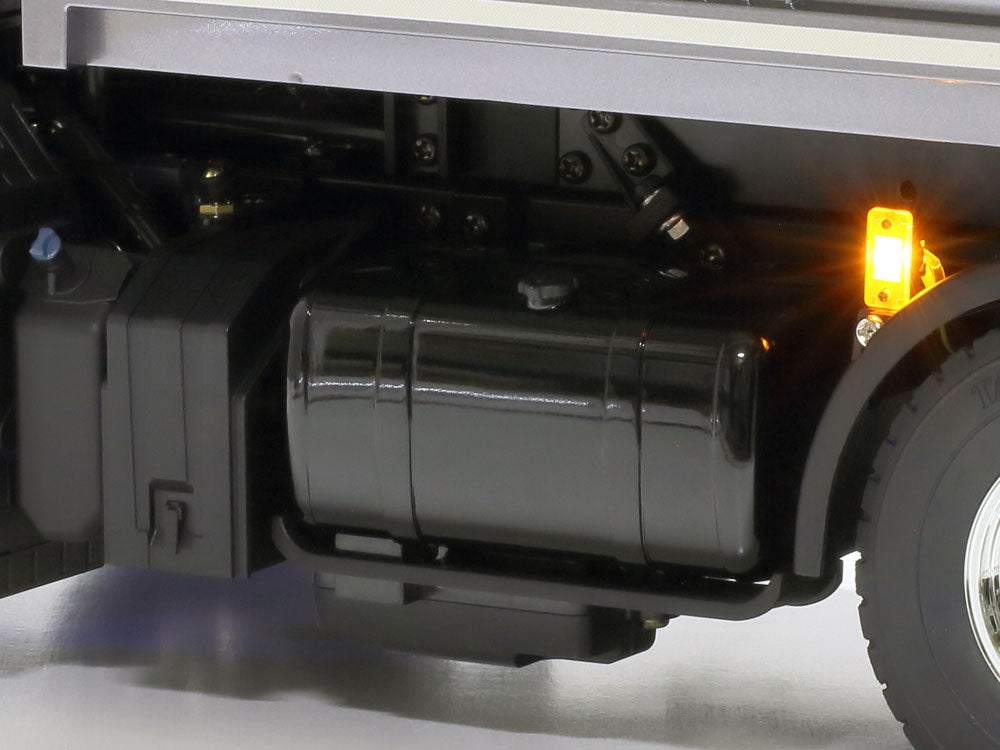 side fuel tank / light view