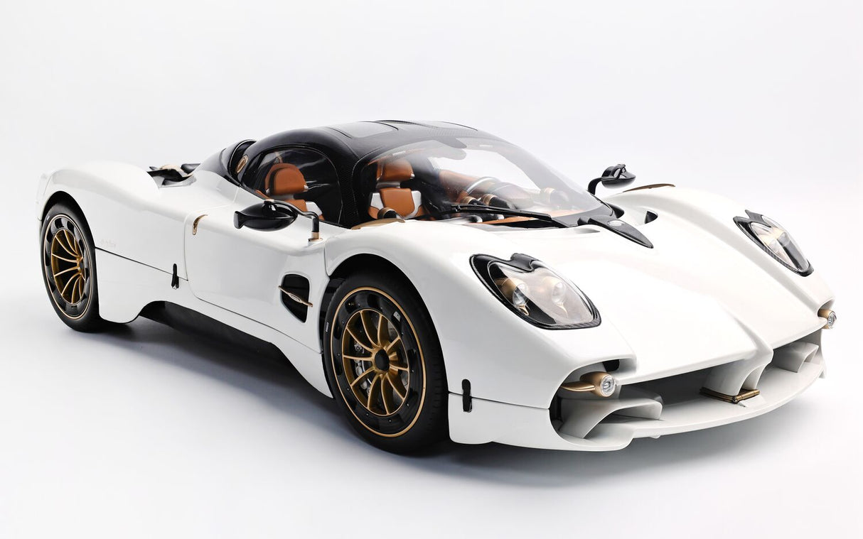 Pocher Pagani Utopia Coupé - Bianco Perla - 1:8 Scale Assembly Kit - HK123