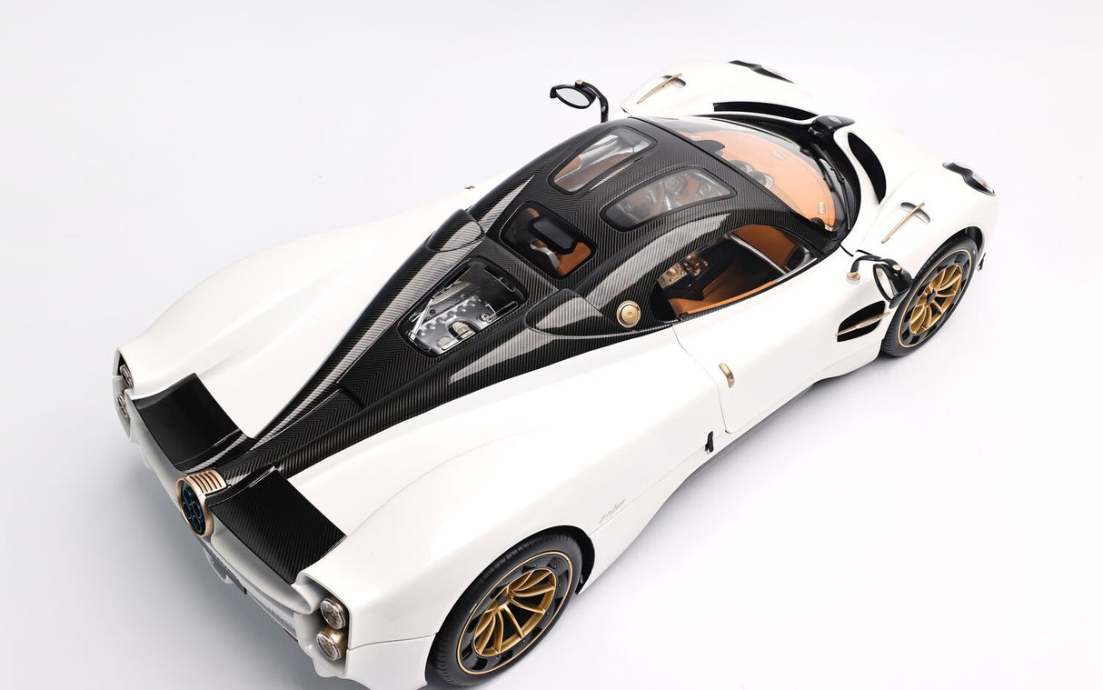 Pocher Pagani Utopia Coupé - Bianco Perla - 1:8 Scale Assembly Kit - HK123