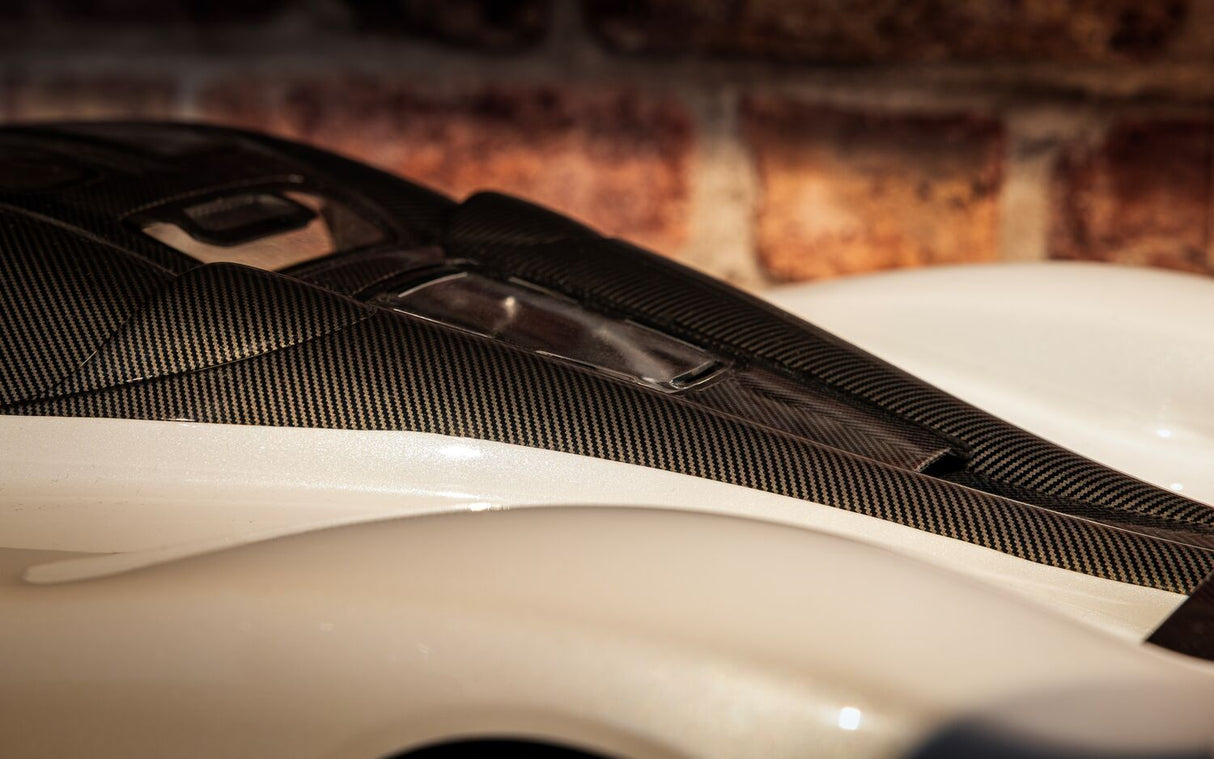 Pocher Pagani Utopia Coupé - Bianco Perla - 1:8 Scale Assembly Kit - HK123