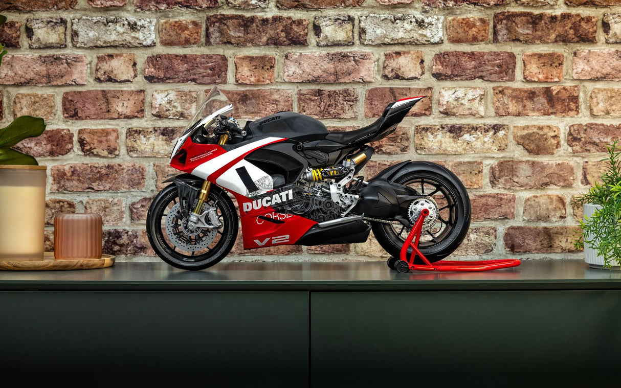 Pocher Ducati Panigale - V2 Superquadro Final Edition - 1:4 Scale Assembly Kit - HK124