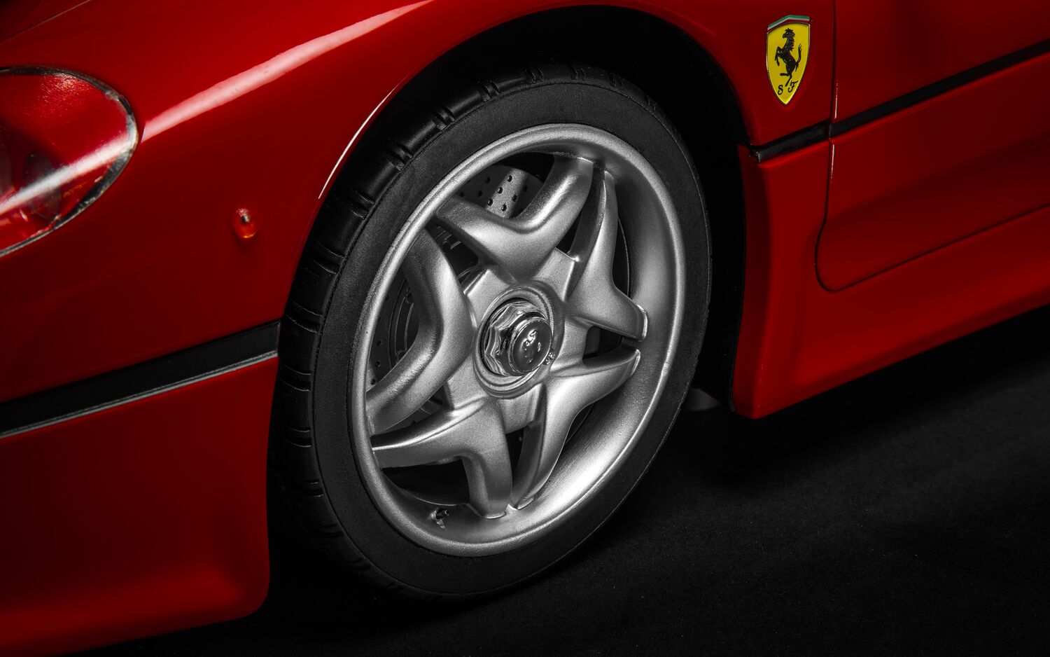 Pocher Ferrari F50 - Rosso Corsa - 1:8 Scale Assembly Kit - HK62
