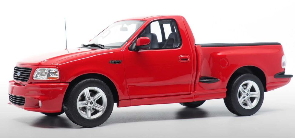 DNA Collectables Ford F150 SVT Lightning 2003 1:18