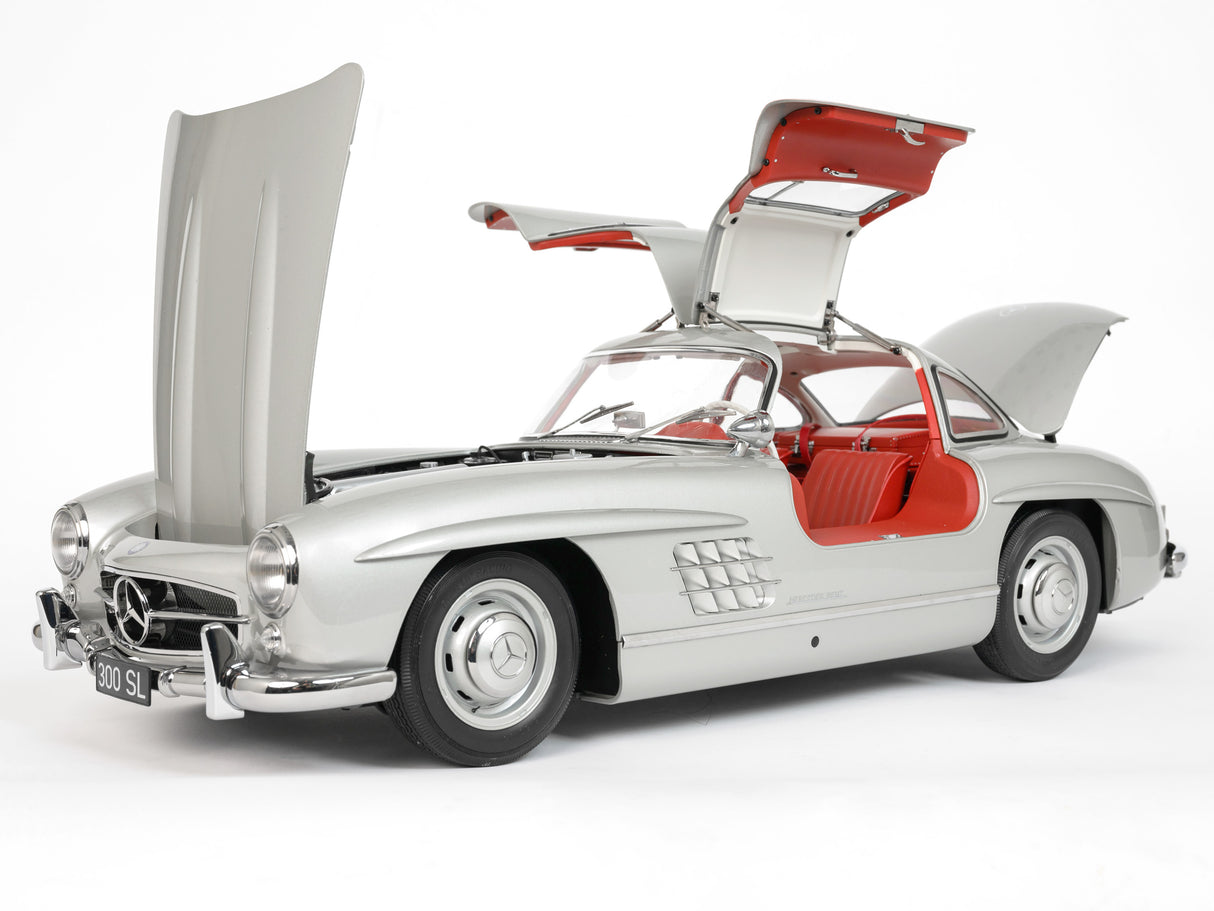 IXO Collections Mercedes 300 SL Silver 1:8 Scale Metal and Plastic Full Kit IXC.MBC.FK