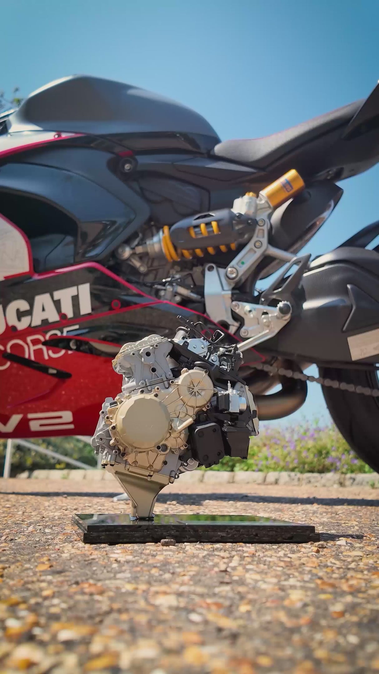 Pocher Ducati Panigale - V2 Superquadro Final Edition - 1:4 Scale Assembly Kit - HK124