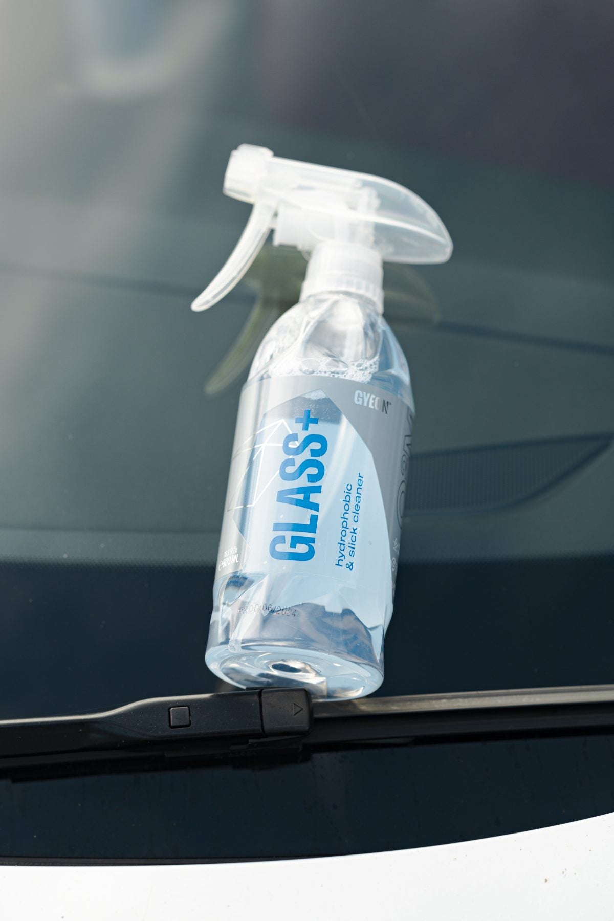 Gyeon Q²M Glass+ Efficient Hydrophobic Glass Cleaner