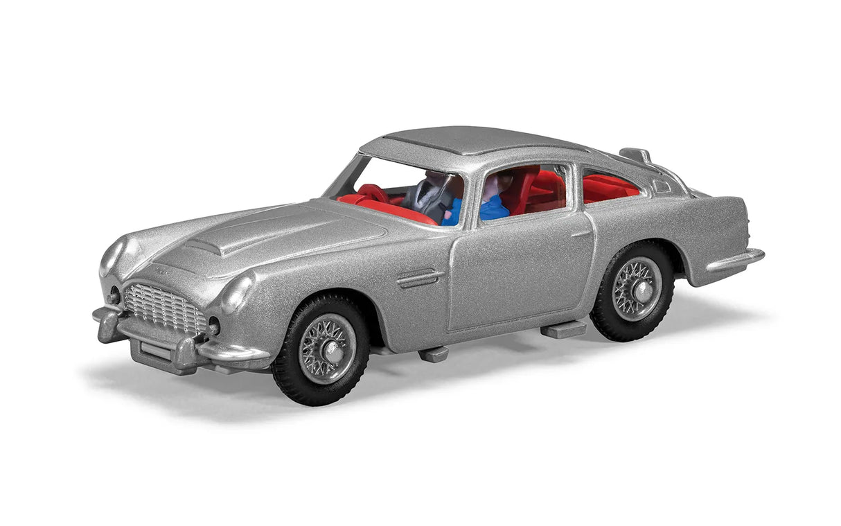 Corgi James Bond Aston Martin DB5 - Silver Birch RT26101S